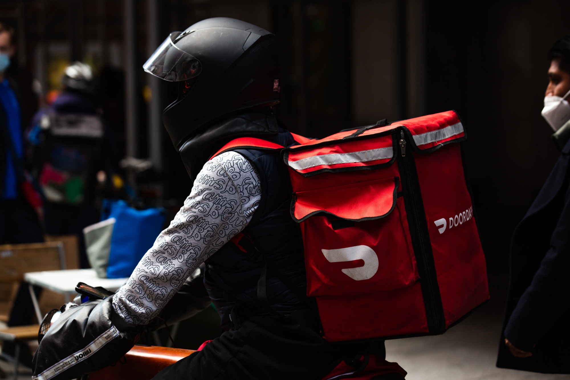 DoorDash Driver Switches to hHourly Pay. He Receives $0 in Tips