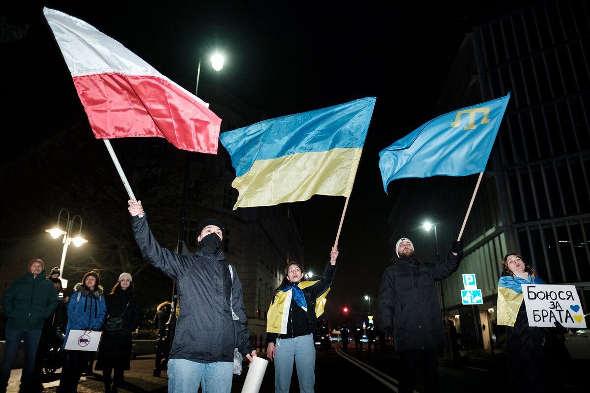 Poland’s Support for Ukrainians Is Cracking at a Dangerous Time