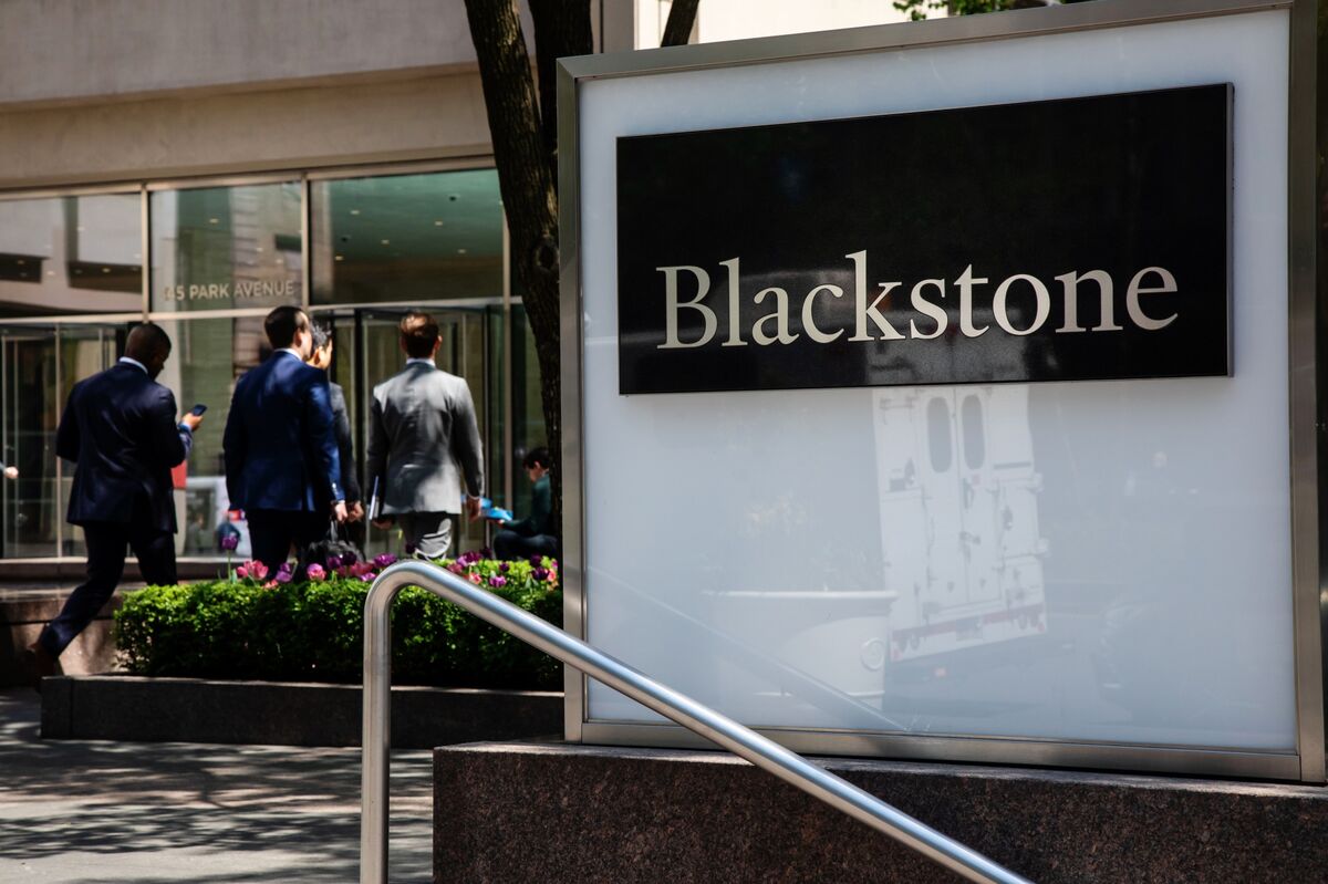 Blackstone Mulls Tactic to Unleash Cash From Bets on Its Peers