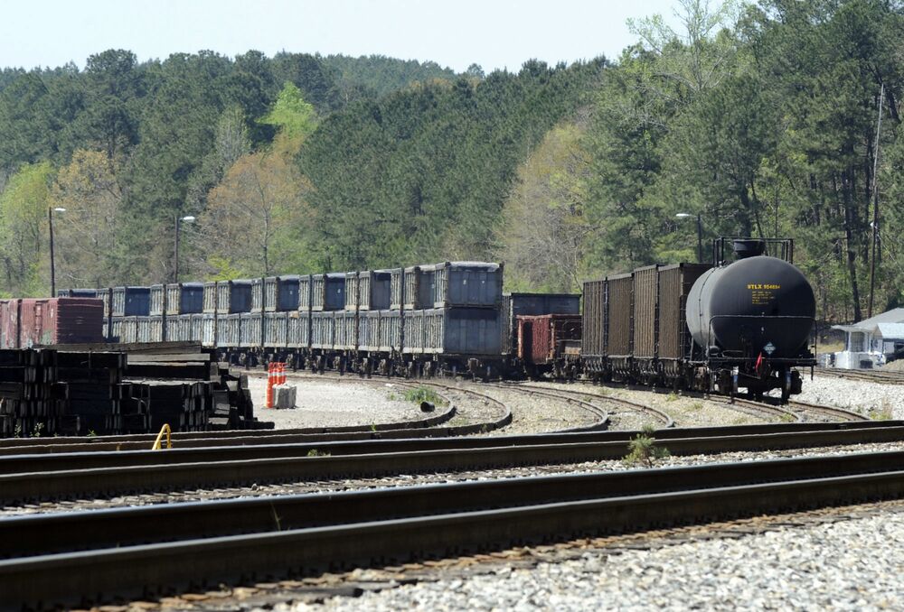 A Train Full Of Poop From New York Is Stranded In A Tiny Alabama Town Bloomberg