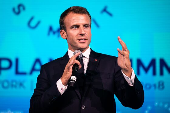 Macron Says He’d Welcome U.K. Back to EU If Voters Change Their Minds