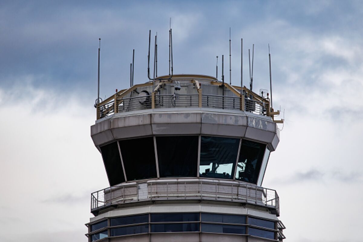 bloomberg.com - Gautam Mukunda - Regulate AI Like We Do the Airline Industry