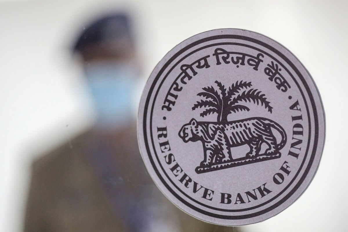 India's RBI Slows Rate-Increase Pace Amid Economic Growth Fears - Bloomberg