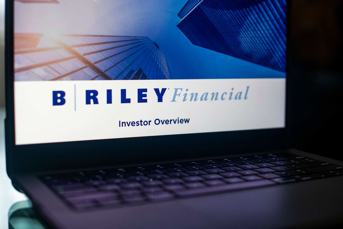 B. Riley (RILY) Brokers in Boca Raton Exit Ahead of Firm’s Effort to ...