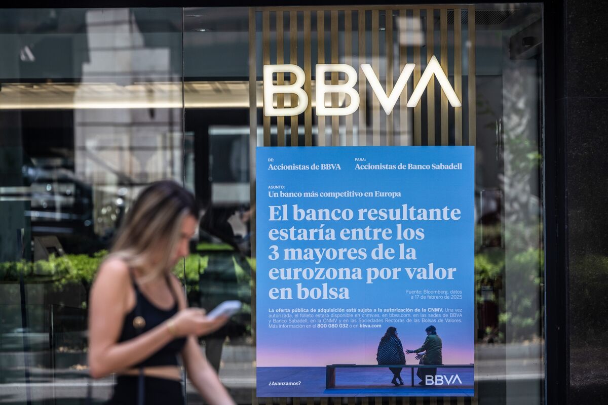 BBVA to Go Ahead With Sabadell Bid Despite TSB Sale