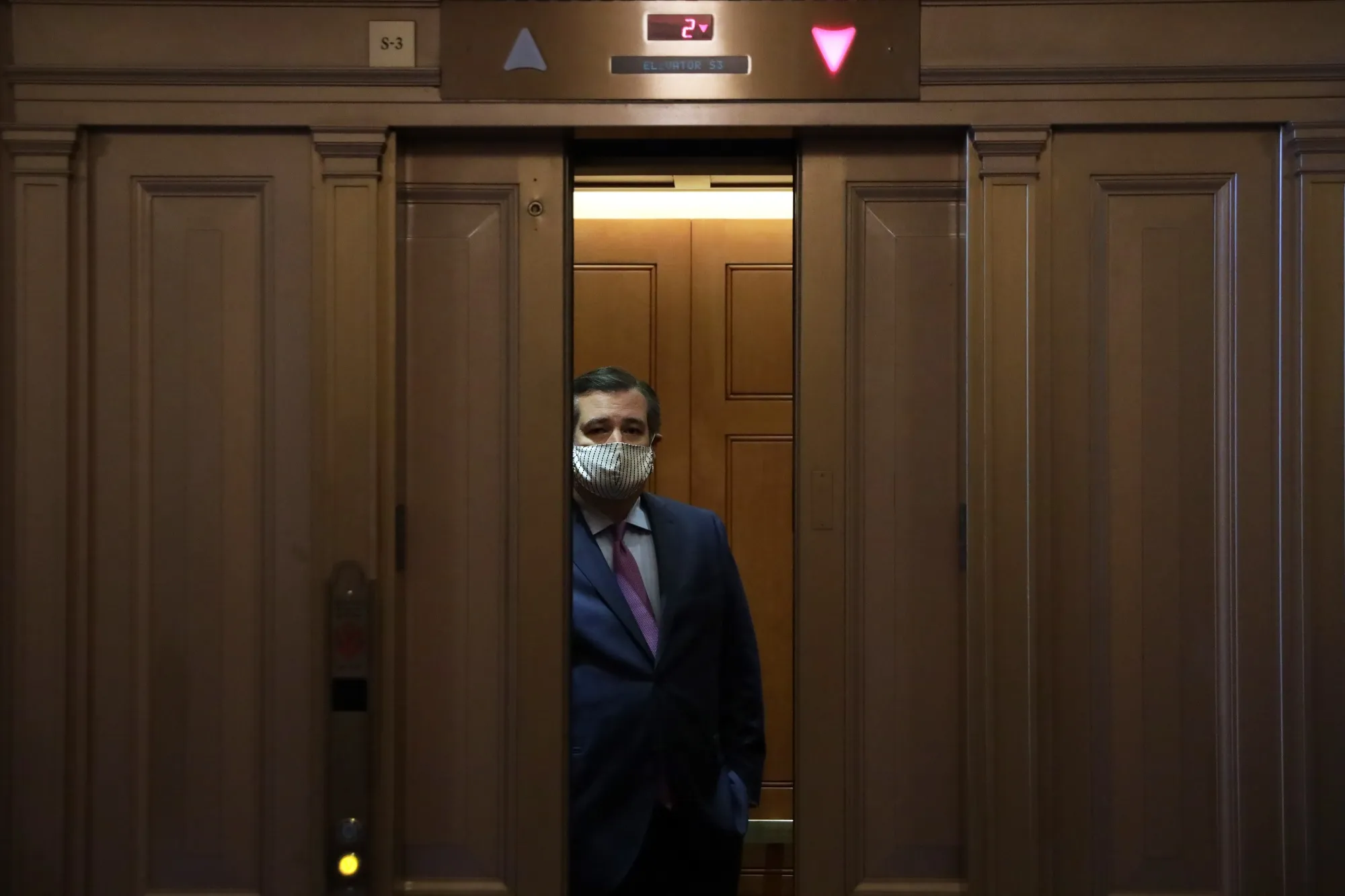 Door close.