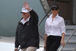 テキサス州に到着したトランプ氏とメラニア夫人