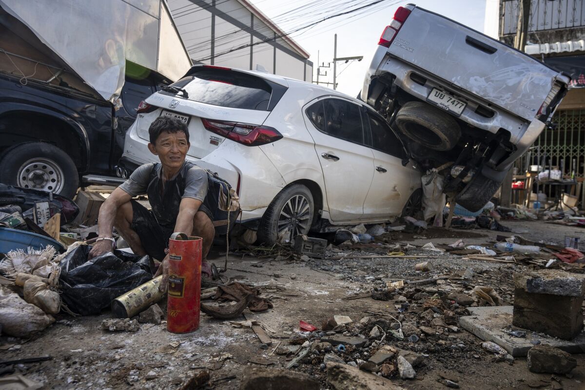 
                            Thailand’s Deflation Streak and Deadly Floods Pile Pressure on Rate Cut