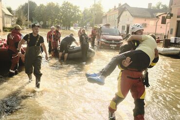 Eastern Europe Prepares for Economic Hit From Floods