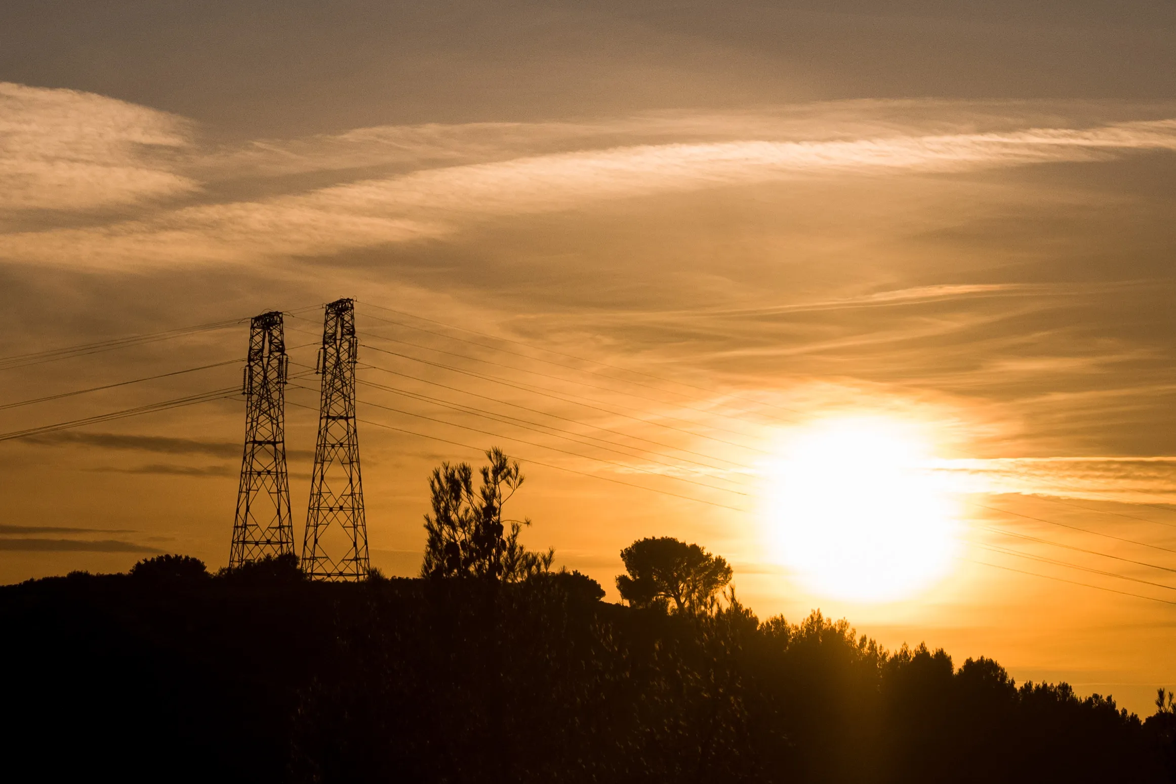 French Power Demand Seen Falling to Lowest in Year as Heat Eases ...