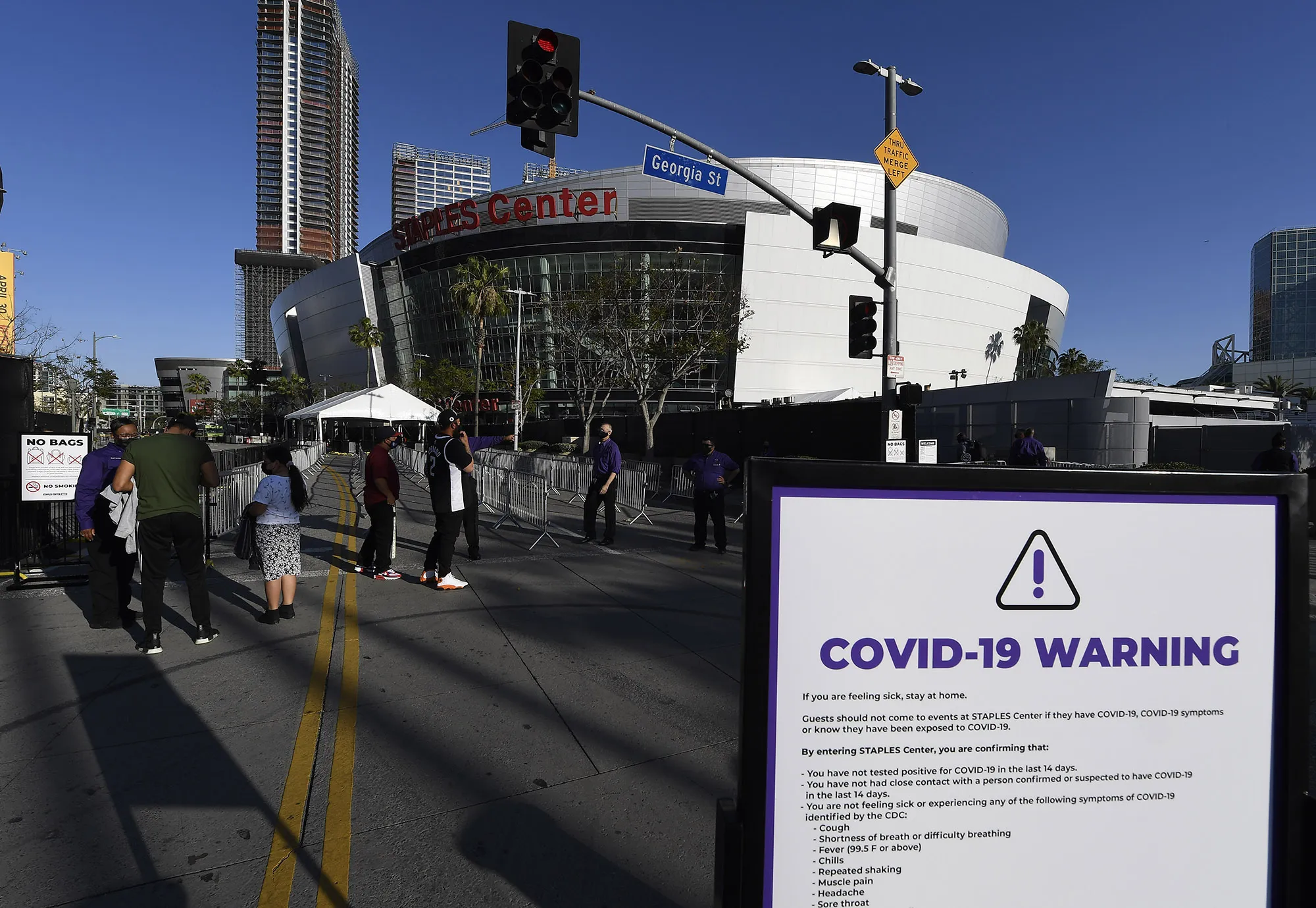 Fake Covid Vaccine Cards: Paper Format Open to Outright Fraud - Bloomberg