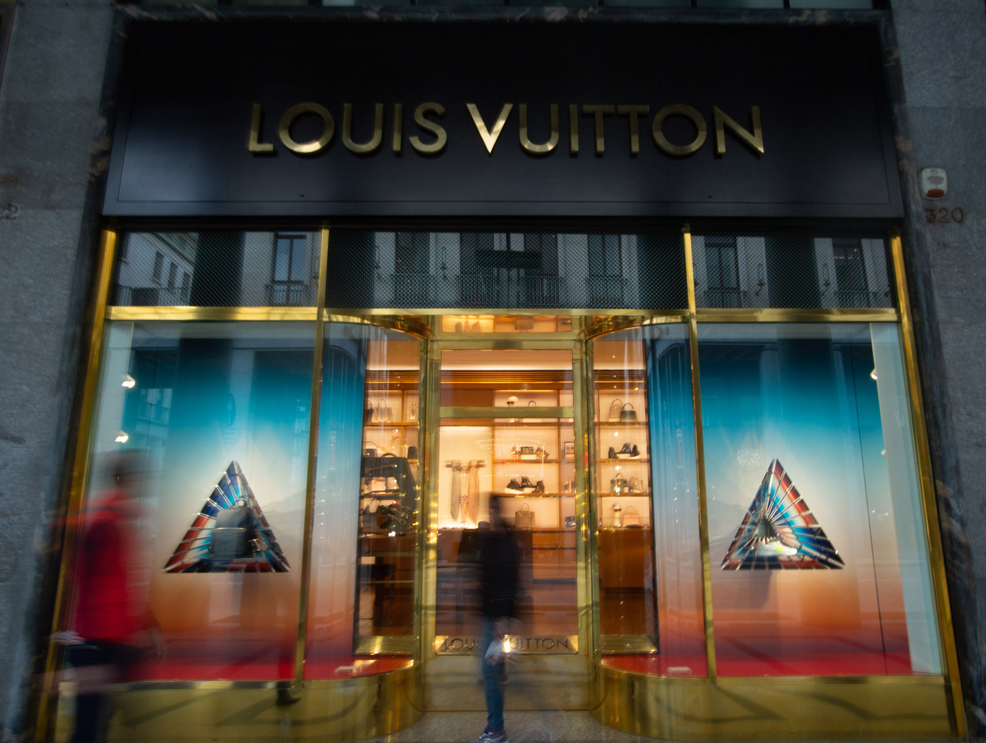 Haute Complication: Louis Vuitton Tambour Moon Mysterieuse