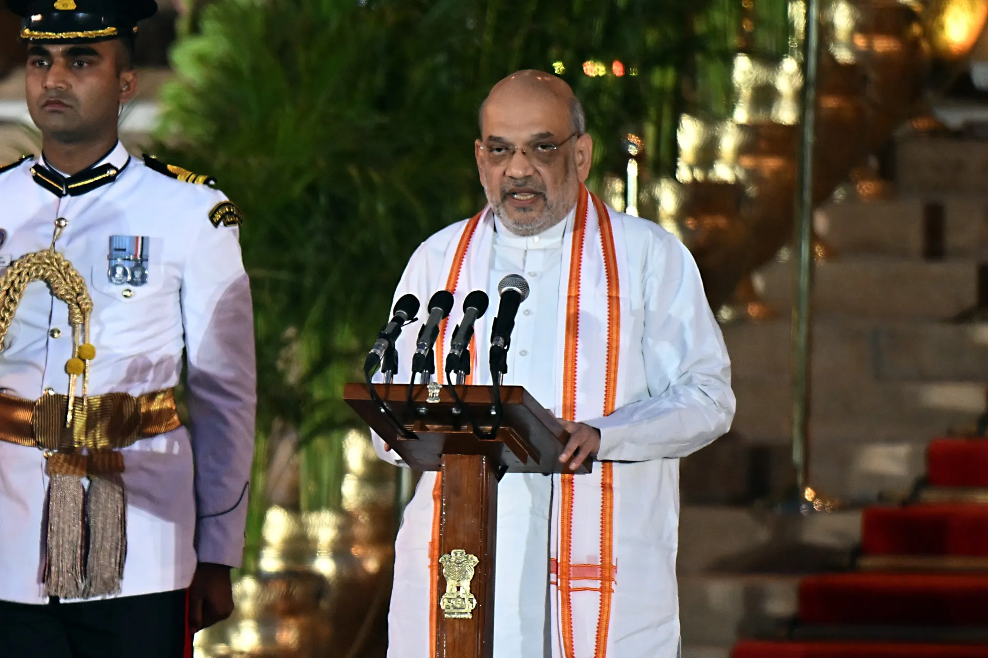 Modi Chooses Old Faces in Cabinet as Finance Post Awaited - Bloomberg