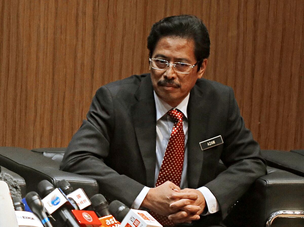 Malaysia’s Cabinet Orders Probe Into Anti-Graft Chief Azam Baki