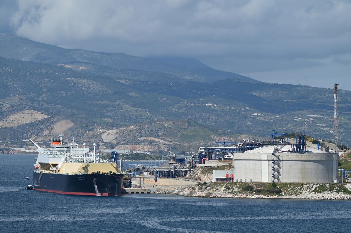 Greek LNG Buyer Says Long-Term US Deals Getting More Difficult