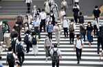 Daily Life in Tokyo as Virus Cases Leap to New Record Amid Olympics