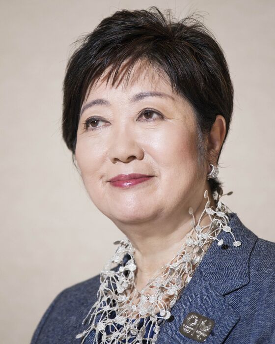 Tokyo Governor Welcomes a Nod of Support From the Party She Defeated