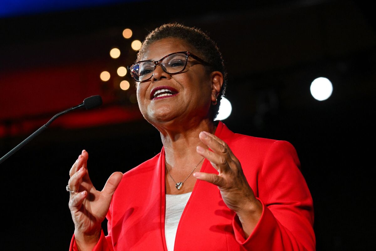 Karen Bass, New LA Mayor, Caught Between Progressives, Moderates - Bloomberg