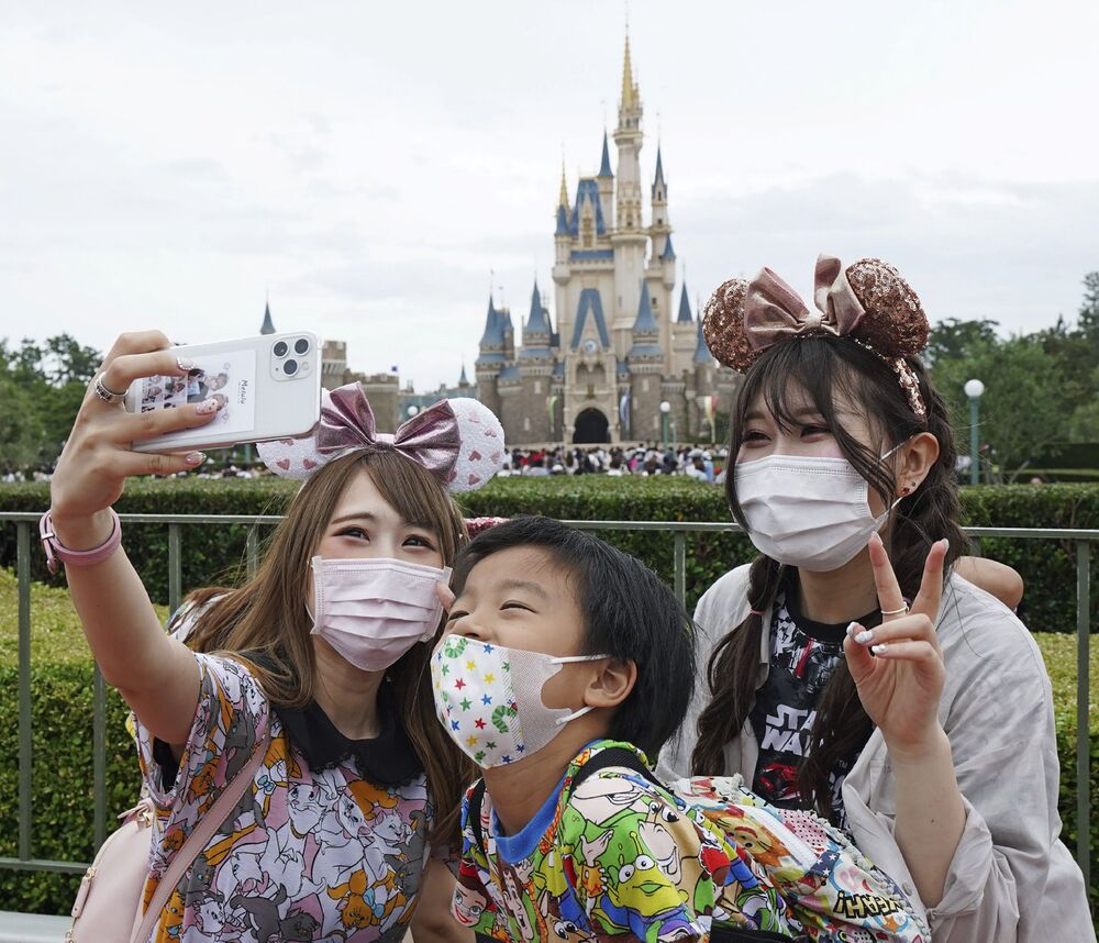 Why Disney Fans Have Their Post Pandemic Sights Set On Japan Bloomberg