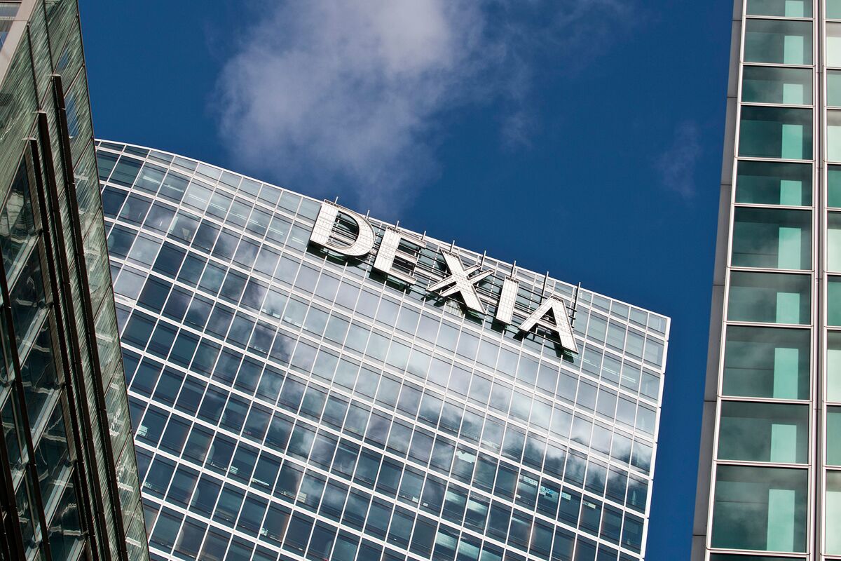 Tishman Said in Talks to Buy Paris Tower From Bad Bank Dexia Bloomberg