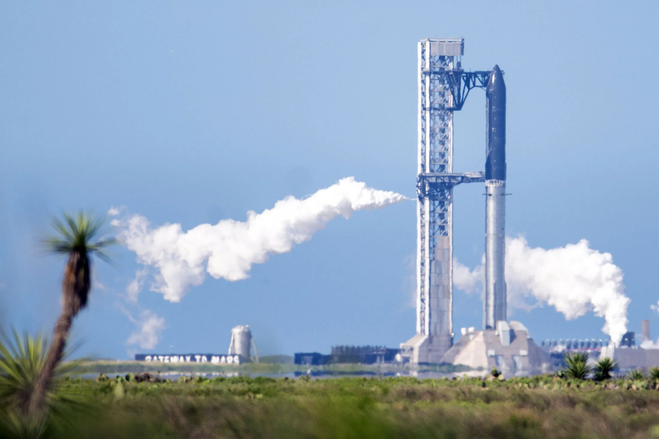 SpaceX Delays Starship Launch After Technical Issue at Texas Starbase -  Bloomberg