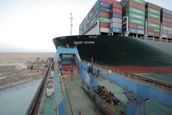 Suez to Jam Ports for Month or More, Chinese Supplier Says