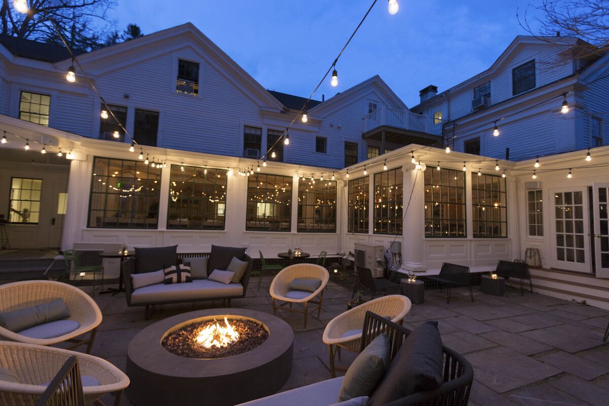 Maine S Best New Hotels Modern Luxurious And Tied To Tradition Maine Hotels Hospitality Bloomberg Whitehall 03