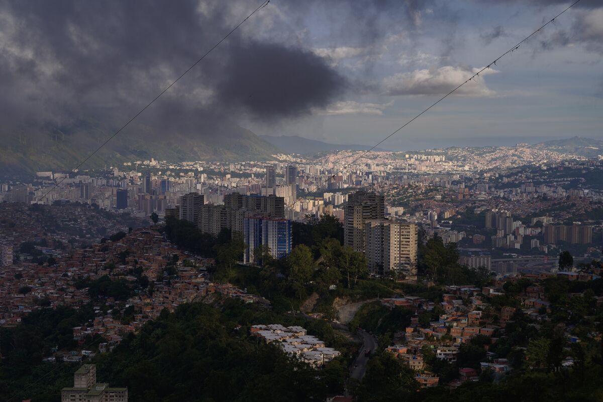 bloomberg.com - Loukia Gyftopoulou - Vanguard Joins Hedge Funds in Hoovering Up More Venezuelan Debt