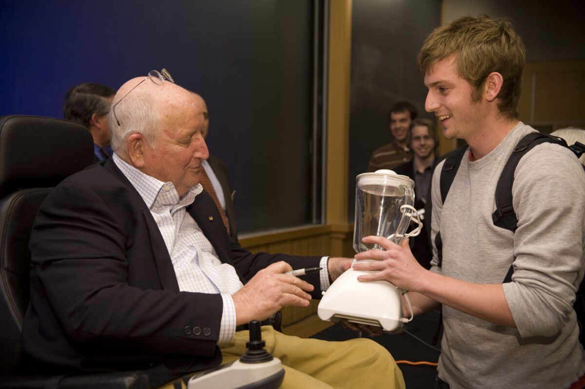 Michael Graves Brought Special to the Everyday - Bloomberg