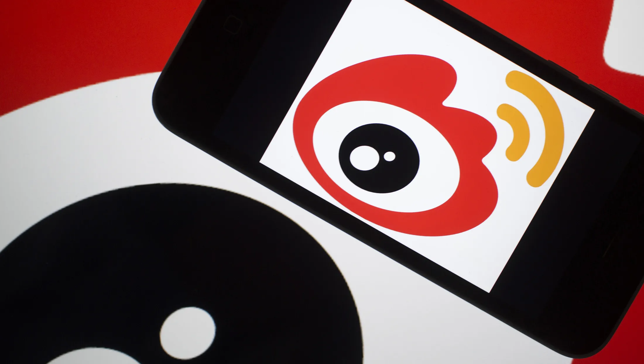 Sina Said to Pick Banks for $500 Million Microblogging Unit IPO