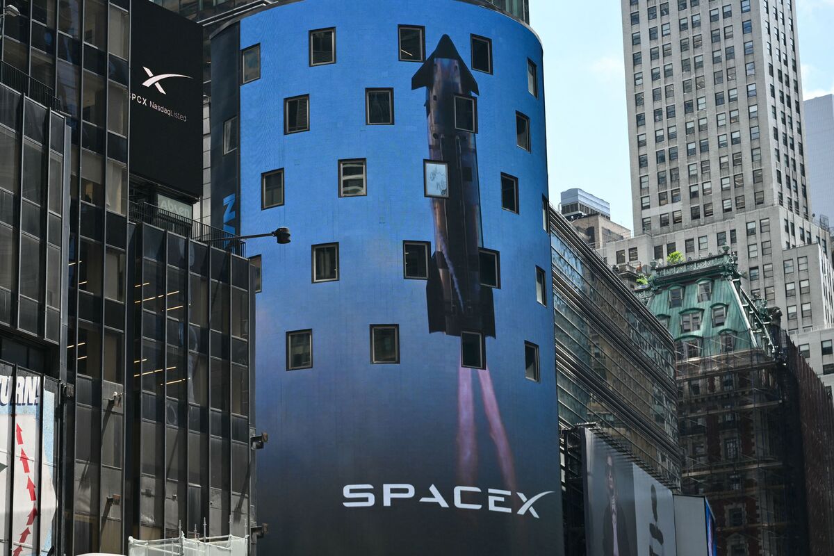 SpaceX Crypto Short Squeeze Briefly Sends Value to $3 Trillion