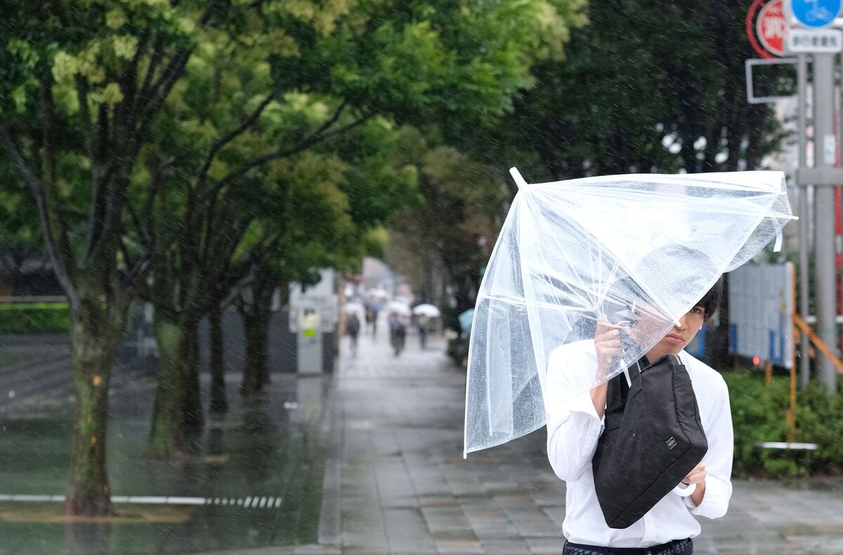 Typhoon Shanshan Spares Most Parts of Tokyo Bloomberg