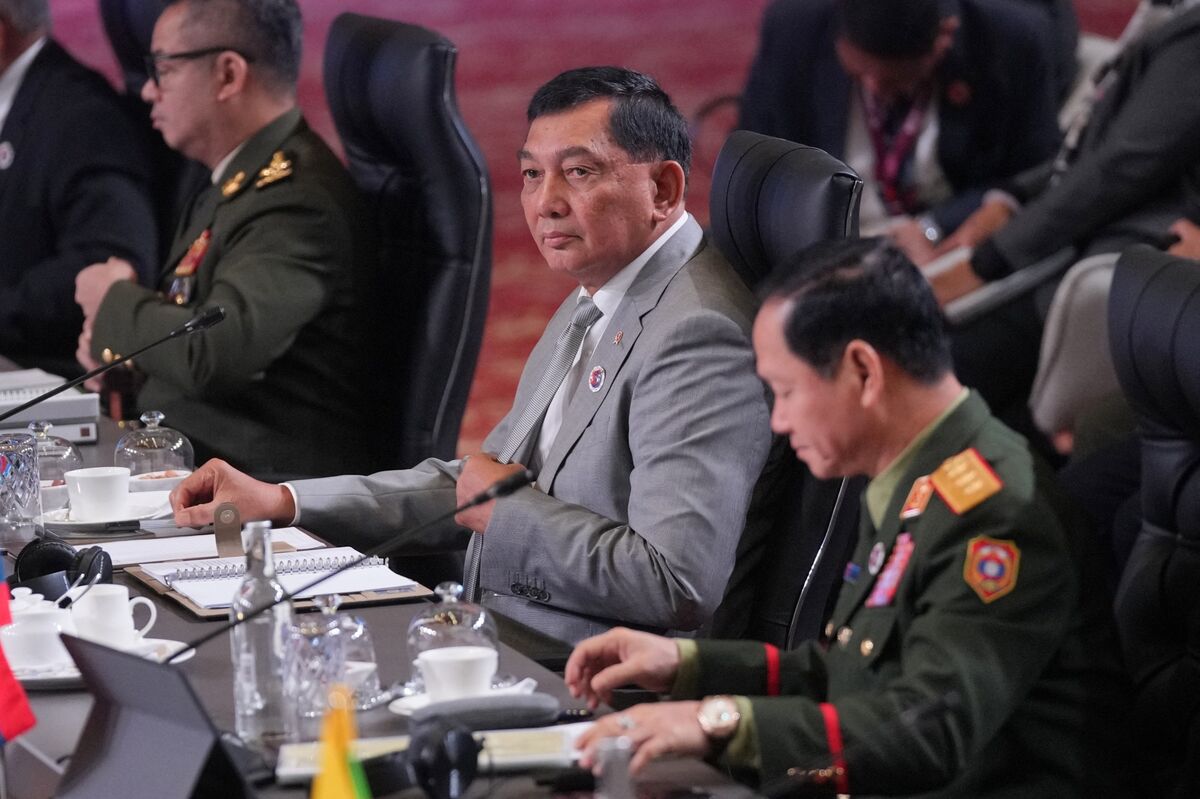 Indonesia No Closer to Purchase of Chinese Jets, Minister Says