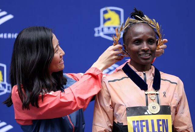 Mayor Michelle Wu crowns Hellen Obiri, winner of the 128th Boston Marathon, April 15, 2025.