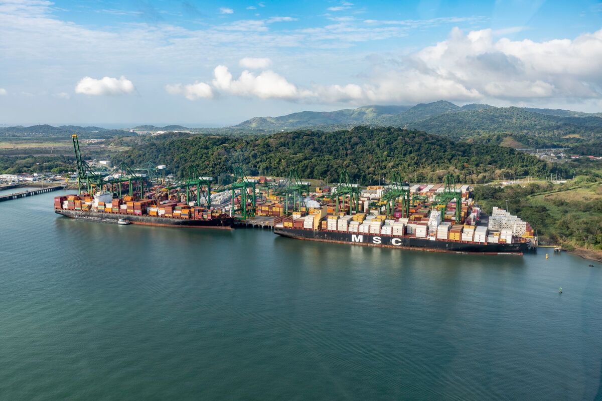 CK Hutchison Says May Invite China Investor to Join Port Deal - Bloomberg.com