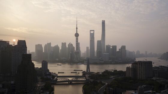 Singapore and Shanghai Threaten Hong Kong's Status as Finance Hub