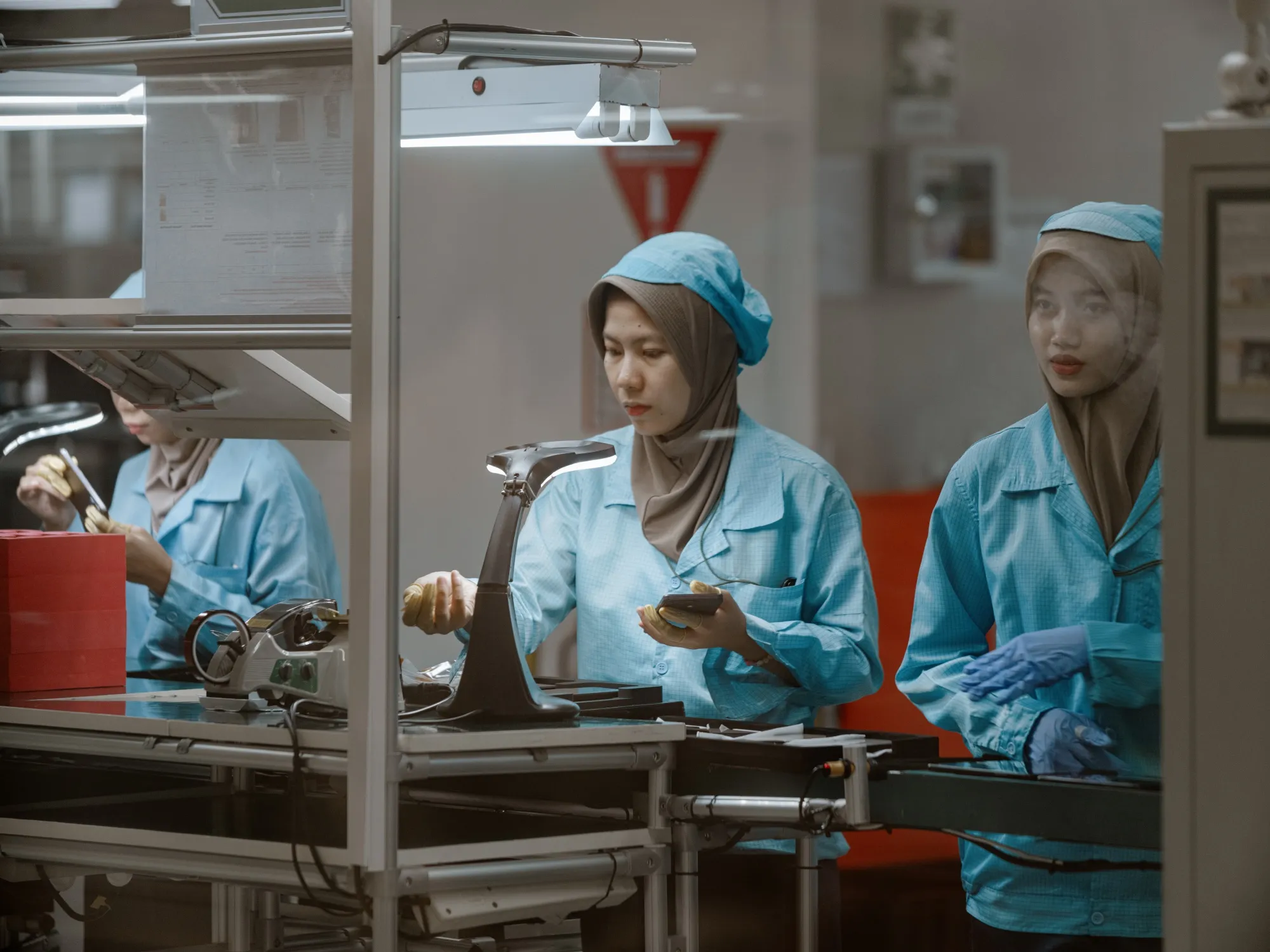 Oppo Factory 