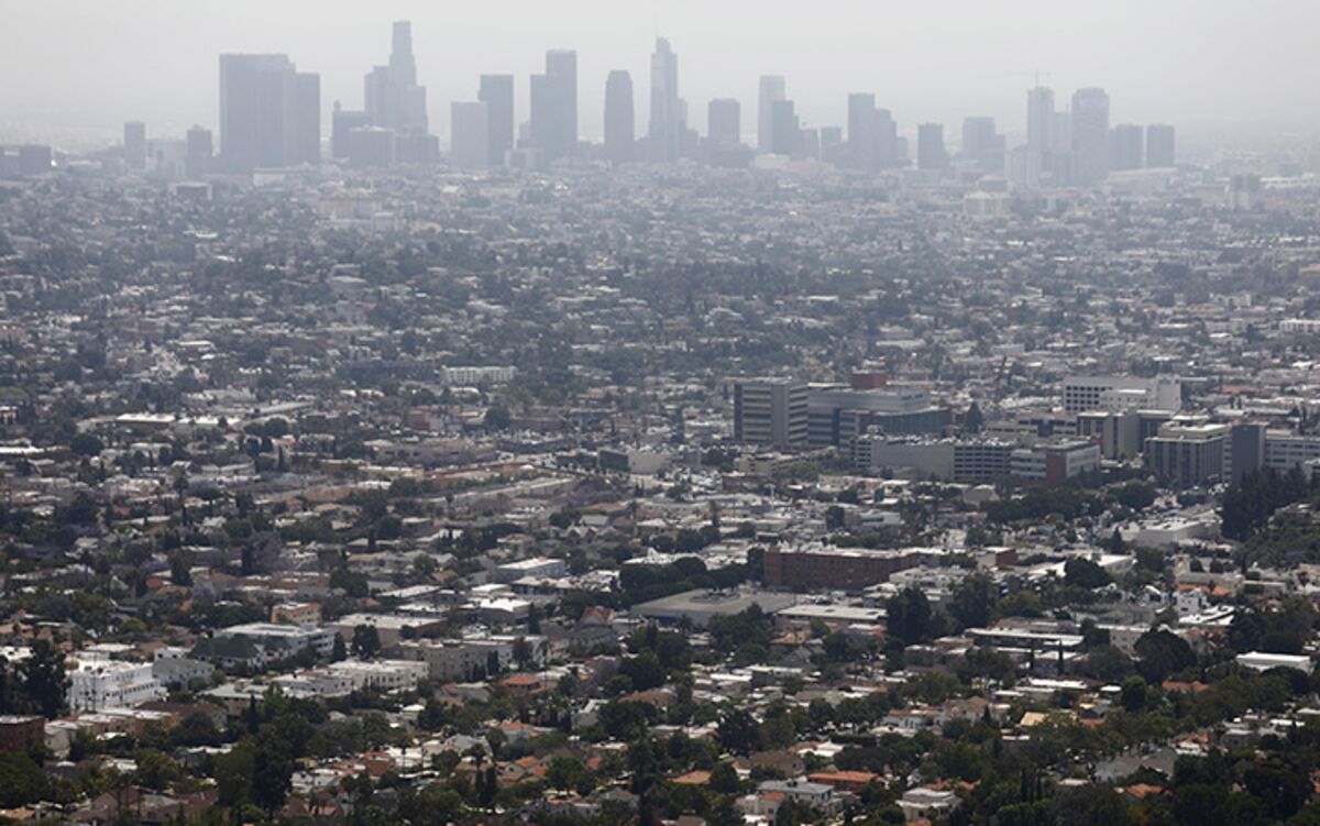 Trump Isn't Wrong About California's Smog. But He's Not Helping - Bloomberg