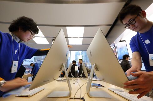 Apple to Double Retail Outlets in China as Pace of Growth Slows