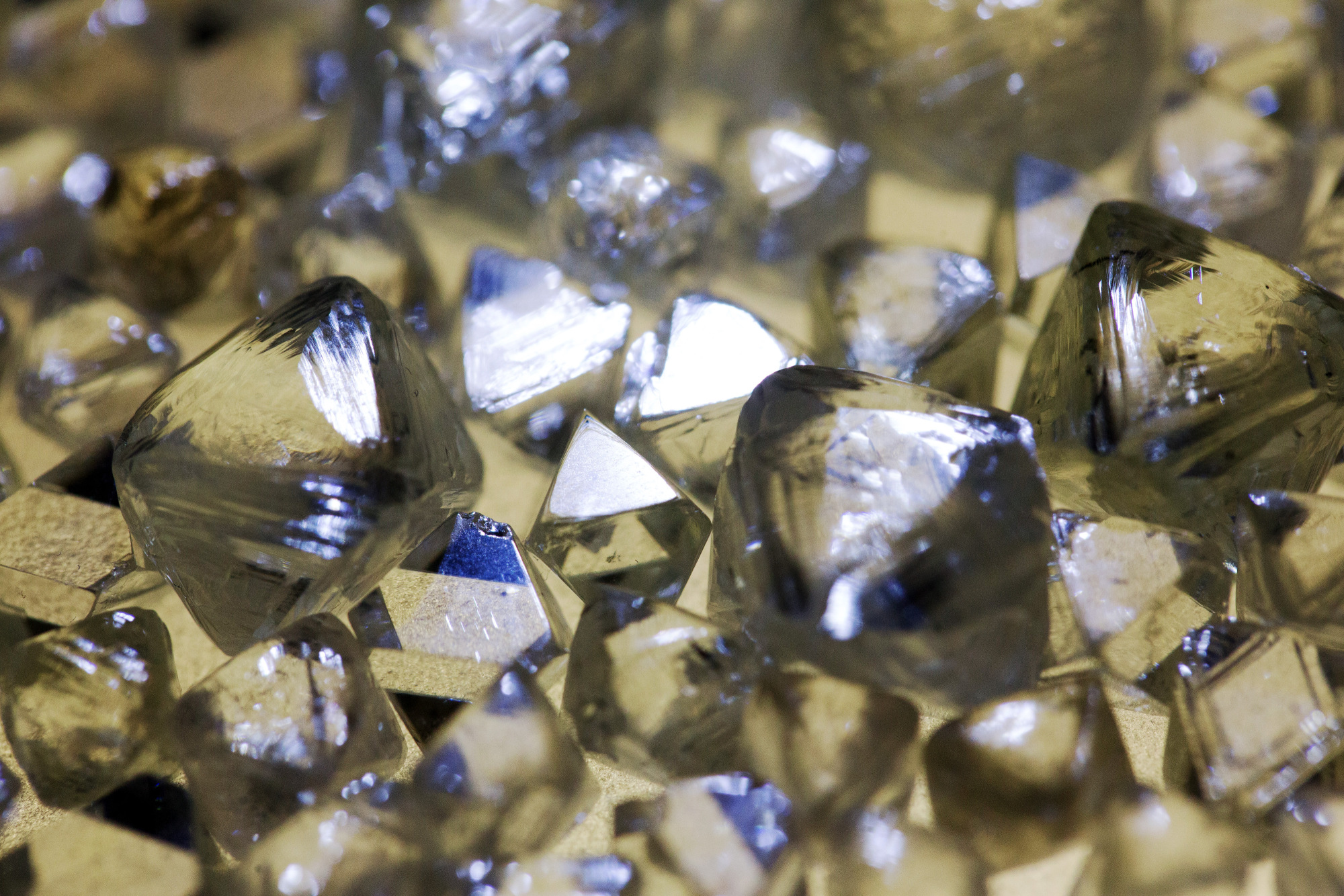 De Beers CEO sees stable natural diamond supply, decent industry growth