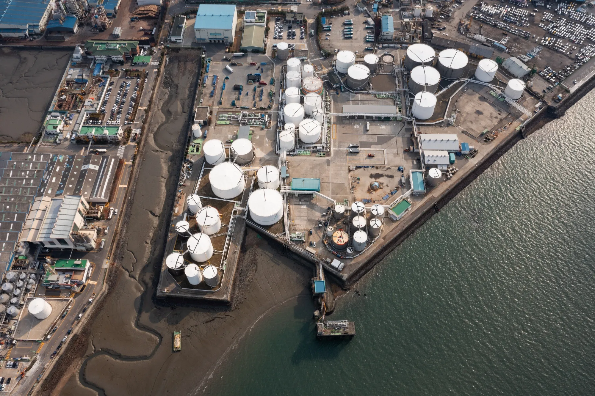 GS Caltex Oil Terminal As U.S. Poised to Release Oil From Reserve With Other Nations