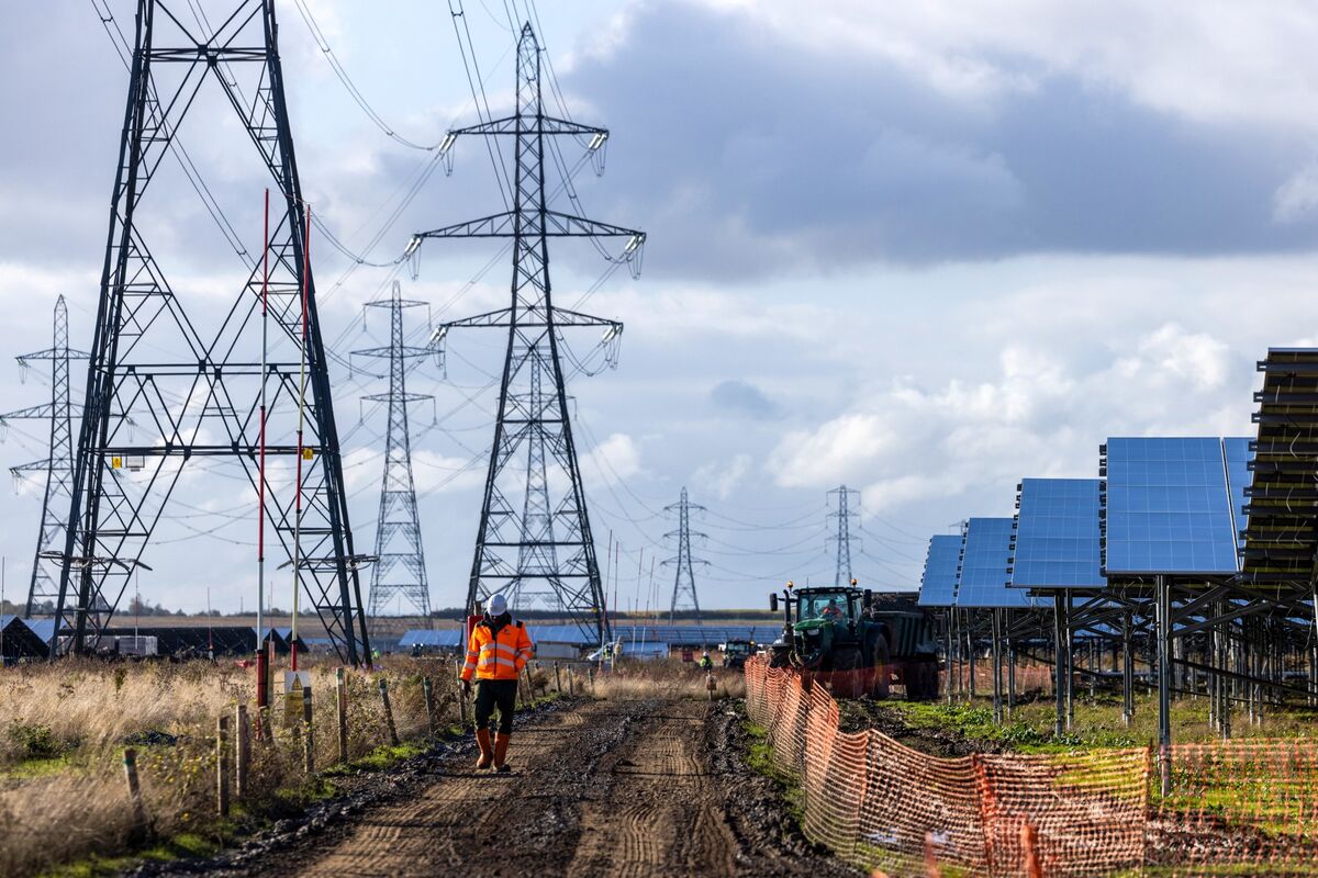 Britain's £240 Billion Green Superpower Plan Faces Crucial Test