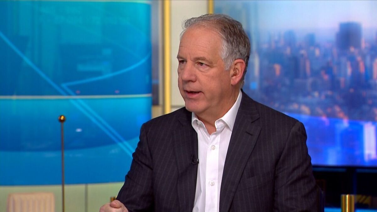 M&A Volume Set to Top $5 Trillion in 2025, Says Apollo’s Zelter