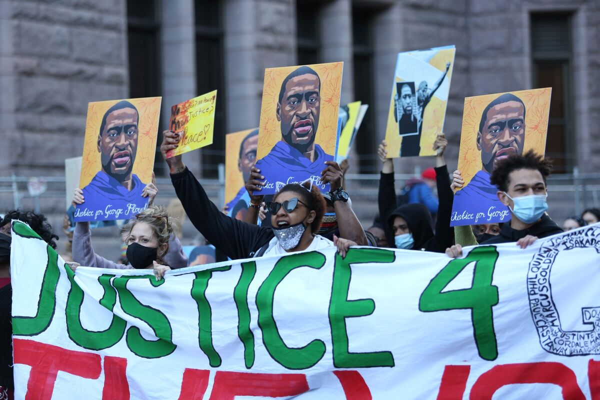 FBI Fires Agents Photographed Kneeling During 2020 Racial Justice Protest, AP Sources Say