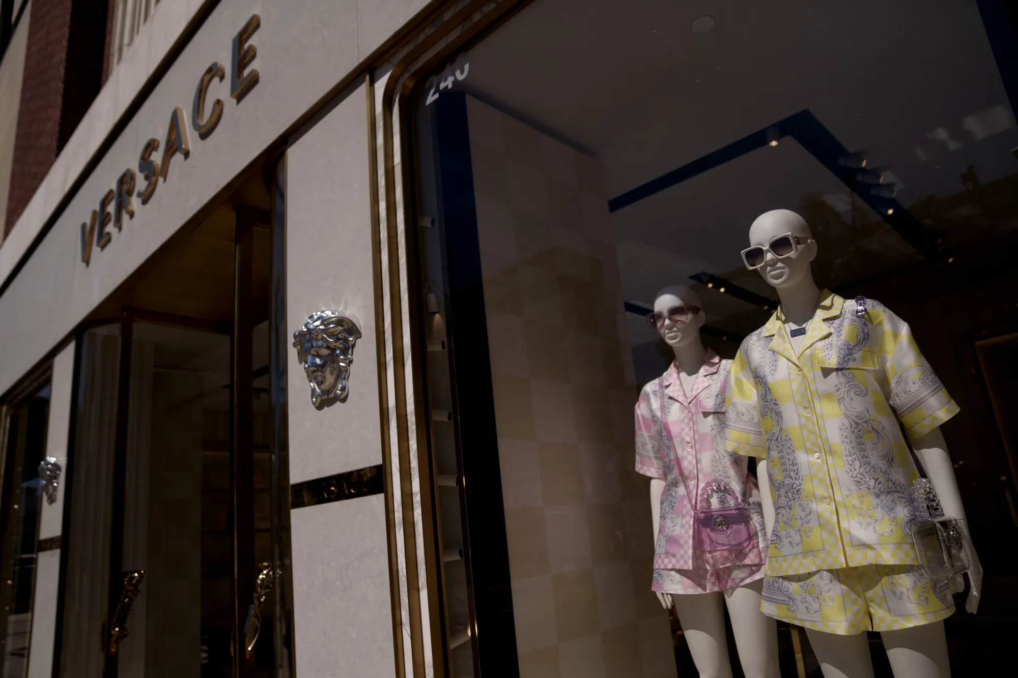 Prada has negotiated for months to buy the fashion house founded by&nbsp;Gianni Versace&nbsp;in the 1970s.