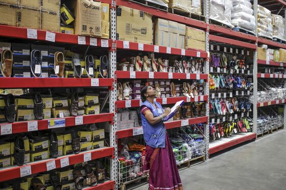 Walmart’s Traditional Victims Become Its Allies in India