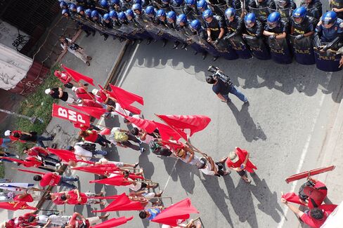 Demonstrators rallied on the streets of Manila to show their opposition against APEC Leaders Meeting.