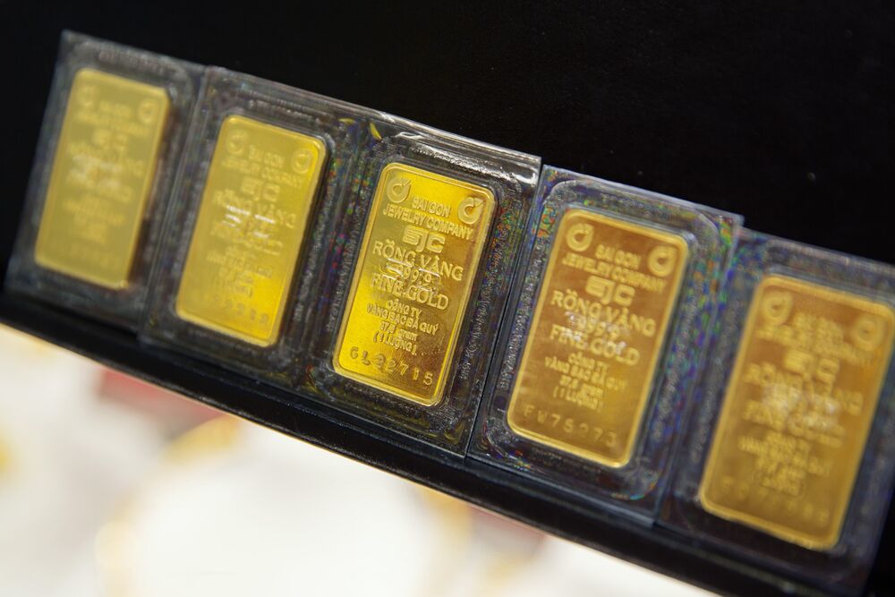 Vietnam Wants To Leap From Gold Bars To Credit Cards Bloomberg - 