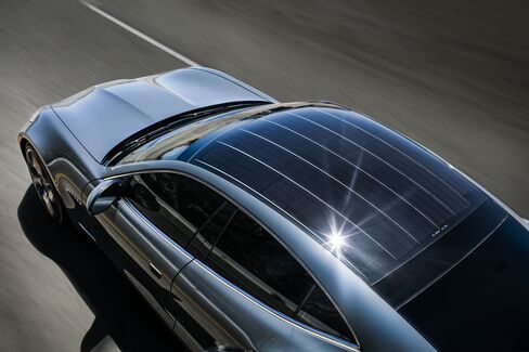 The fully sun-powered roof can propel the car forward (very slowly) even if the gas is depleted.