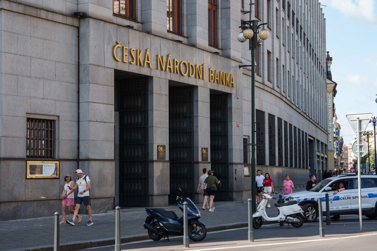 assets.bwbx.io image